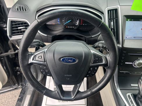 Used 2017 Ford Edge Titanium w/ Technology Package FWD image 12