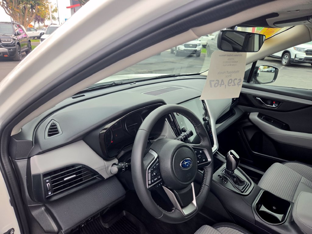 Used 2025 Subaru Outback Premium AWD/4WD image 20