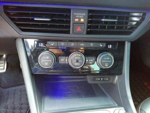 Used 2021 Volkswagen Jetta GLI Autobahn FWD image 19