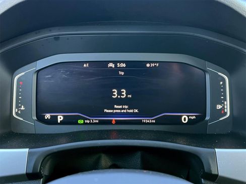 Used 2023 Volkswagen Atlas Cross Sport SE image 31