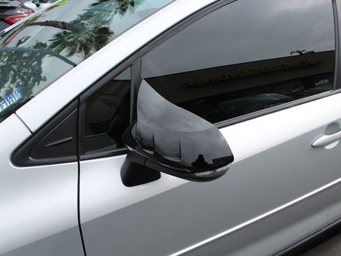 Used 2020 Toyota Corolla SE image 12