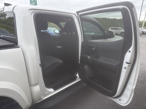 Used 2023 Toyota Tacoma TRD Sport AWD/4WD image 7