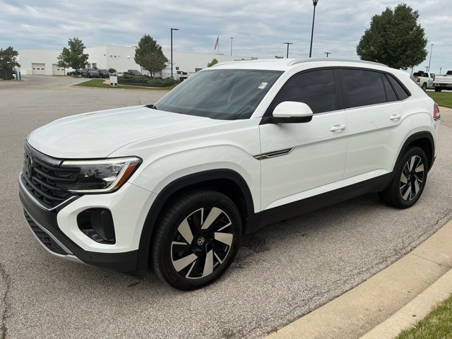 Used 2024 Volkswagen Atlas Cross Sport SE FWD image 3