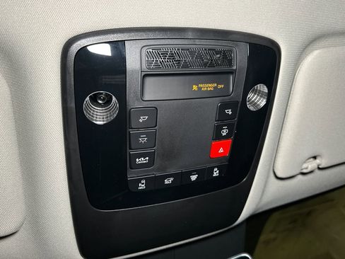 New 2026 Kia Carnival EX FWD image 29