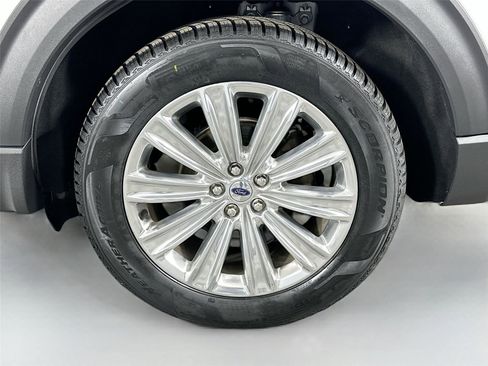 Used 2020 Ford Explorer Limited image 32