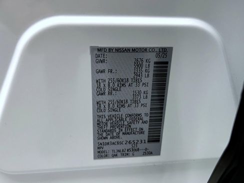 Used 2025 Nissan Pathfinder S image 26