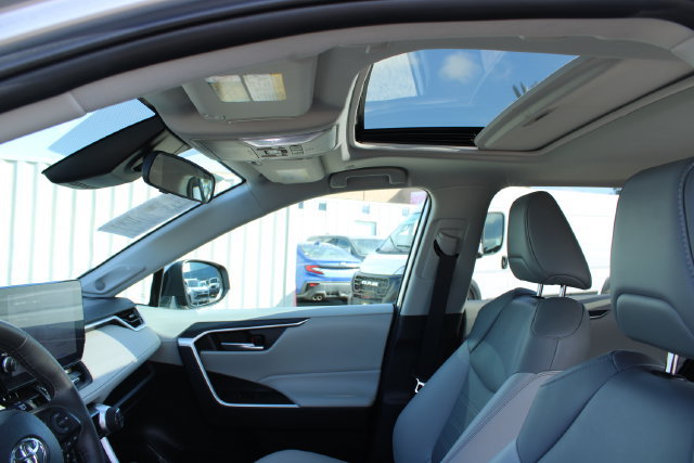 Used 2023 Toyota RAV4 XLE Premium FWD image 27