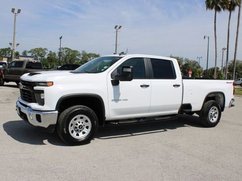 Used 2025 Chevrolet Silverado 2500 W/T w/ WT/CX Safety Package AWD/4WD image 5
