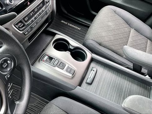 Used 2023 Honda Ridgeline Sport image 18