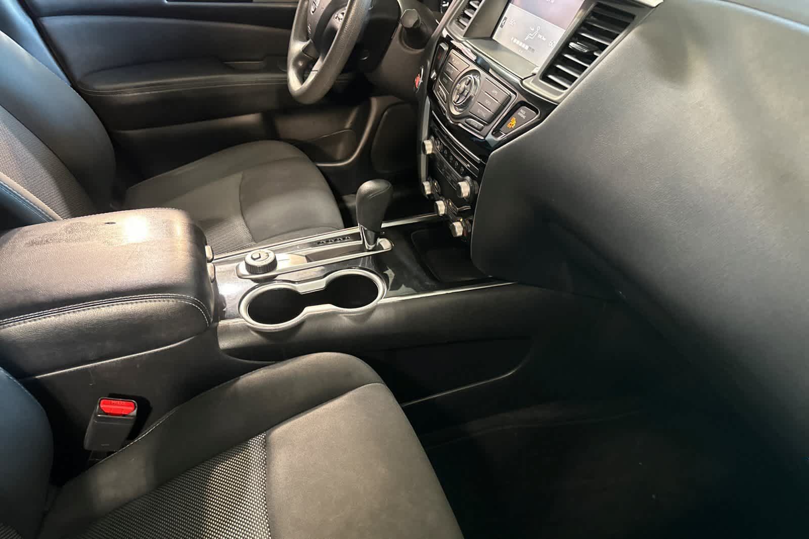 Used 2020 Nissan Pathfinder S AWD/4WD image 19
