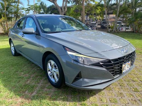 Used 2022 Hyundai Elantra SE w/ Cargo Package image 19