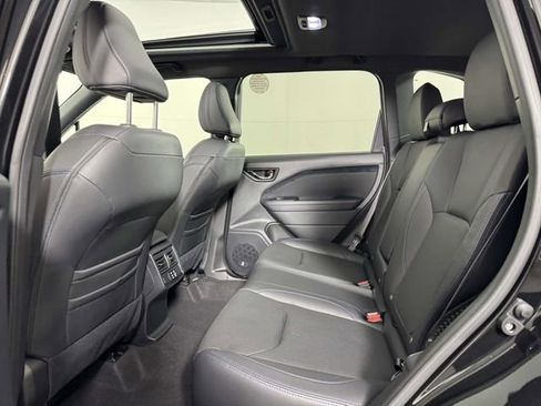 Used 2025 Subaru Forester Limited image 31