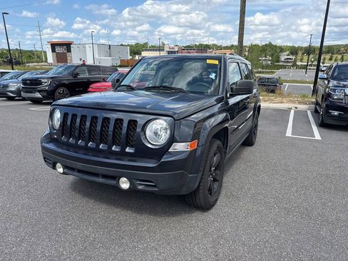 Used 2015 Jeep Patriot Sport w/ Power Value Group FWD image 5