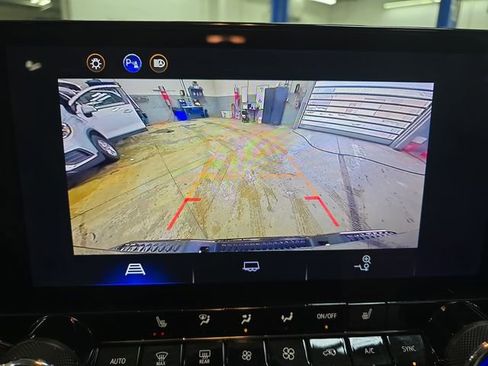 Used 2023 Chevrolet Colorado Z71 w/ Z71 Convenience Package 2 image 22