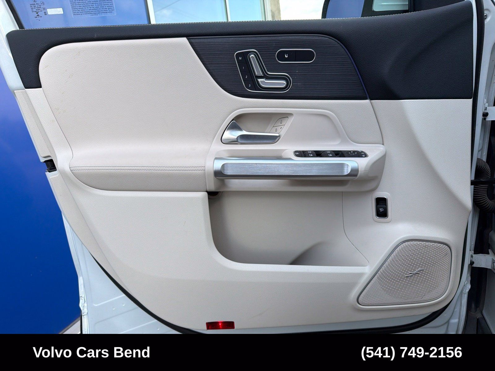 Used 2023 Mercedes-Benz EQB 300 4MATIC image 18