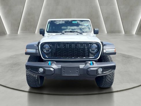 Used 2024 Jeep Wrangler Unlimited AWD/4WD image 2