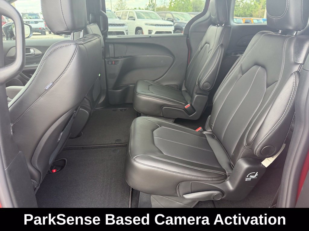 New 2027 Chrysler Pacifica Select w/ Family Tech Group FWD image 28