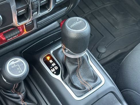 Used 2021 Jeep Gladiator Mojave AWD/4WD image 19