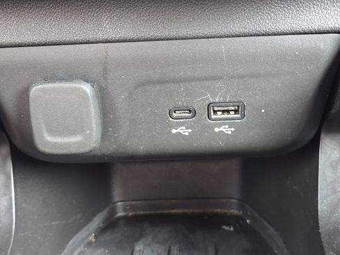 Used 2025 Chevrolet TrailBlazer LT w/ Driver Confidence Package AWD/4WD image 28