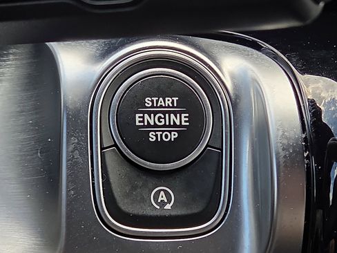 Used 2021 Mercedes-Benz GLB 250 4MATIC image 20