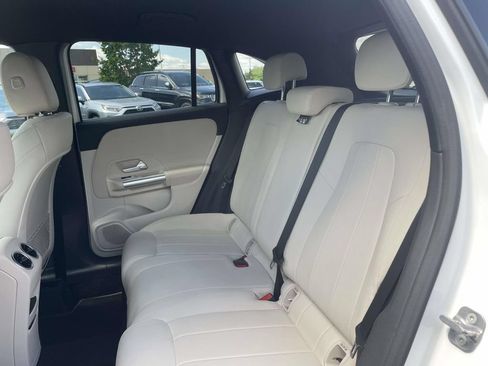 Used 2025 Mercedes-Benz GLA 250 4MATIC image 4