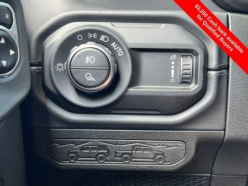 New 2025 Jeep Gladiator Sport image 13