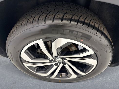 Used 2022 Volkswagen Atlas SEL AWD/4WD image 22