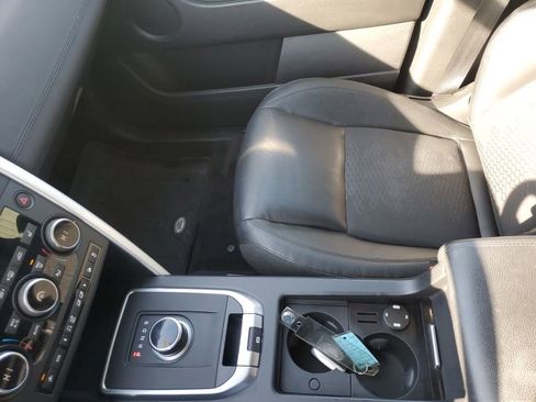 Used 2017 Land Rover Discovery Sport SE image 23