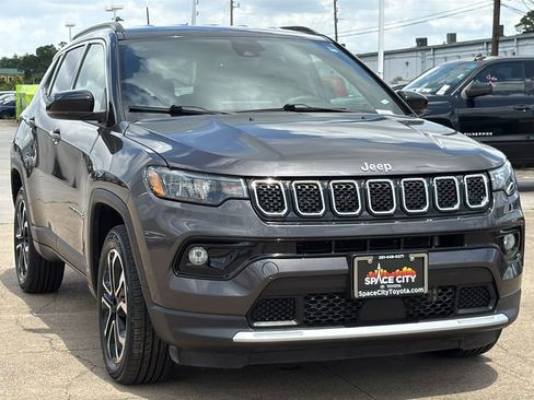 Used 2024 Jeep Compass Limited AWD/4WD image 7