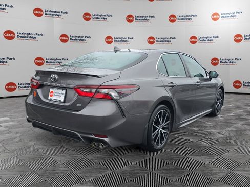 Used 2023 Toyota Camry SE w/ Cold Weather Package image 7