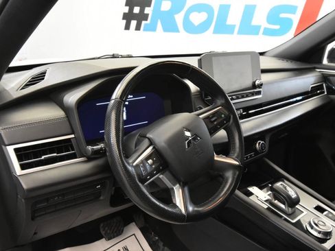 Used 2023 Mitsubishi Outlander SEL image 12