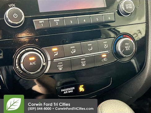 Used 2016 Nissan Rogue S AWD/4WD image 9
