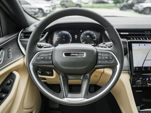 New 2025 Jeep Grand Cherokee L Limited w/ Luxury Tech Group II image 30