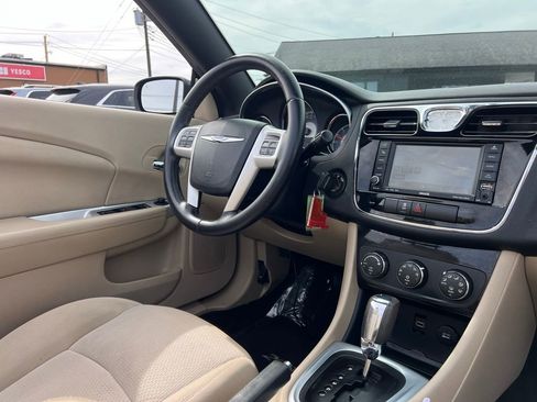 Used 2011 Chrysler 200 Touring image 24
