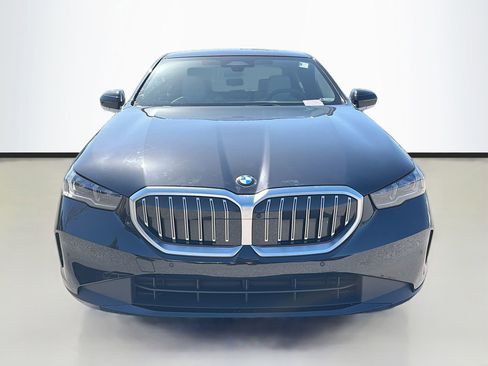 Used 2024 BMW 530i w/ Premium Package image 9