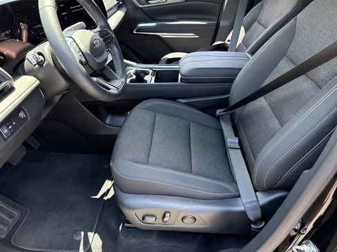 Used 2026 Chevrolet Traverse LT w/ Midnight/Sport Edition FWD image 9