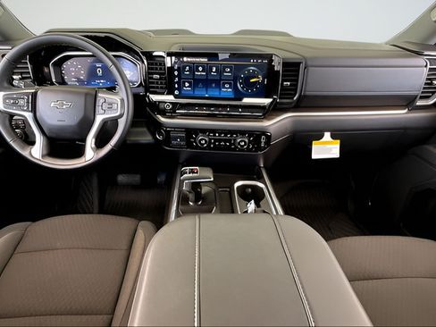 Used 2026 Chevrolet Silverado 1500 LT Trail Boss AWD/4WD image 7