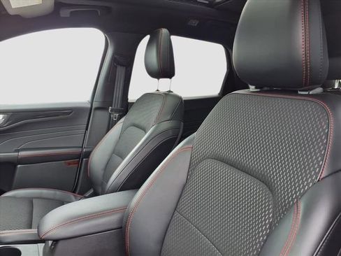 Used 2024 Ford Escape ST-Line w/ Tech Pack #1 image 18