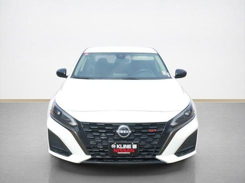 Certified 2023 Nissan Altima 2.5 SR FWD image 8