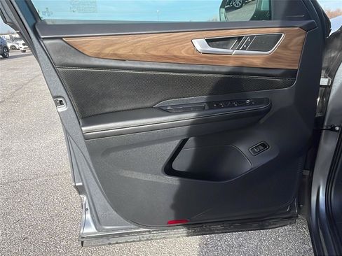 Used 2024 Volkswagen Atlas SE image 20