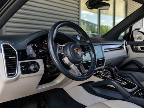 Used 2019 Porsche Cayenne AWD/4WD image 4