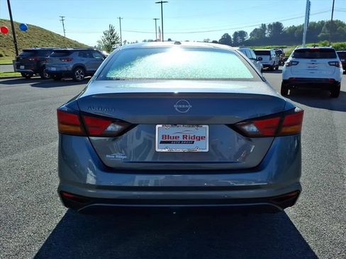 Used 2025 Nissan Altima 2.5 SV FWD image 7