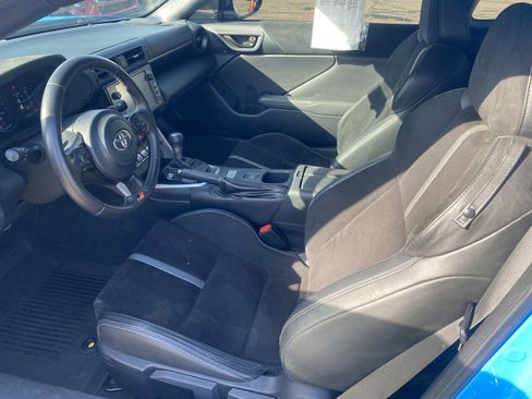Used 2023 Toyota GR86 Premium w/ ALL Weather Mat Package (TMS) RWD image 14