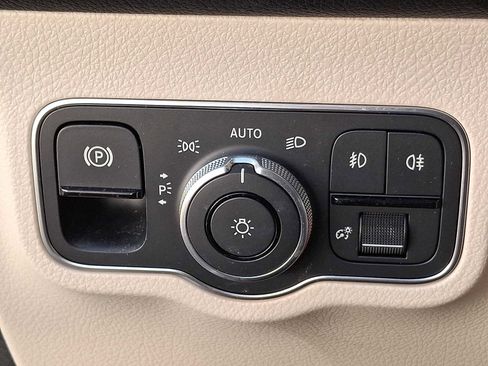 Certified 2023 Mercedes-Benz GLB 250 4MATIC image 22