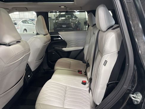 Used 2025 Mitsubishi Outlander SEL image 22