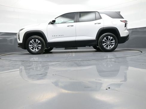 Used 2025 Chevrolet Equinox LT FWD image 31