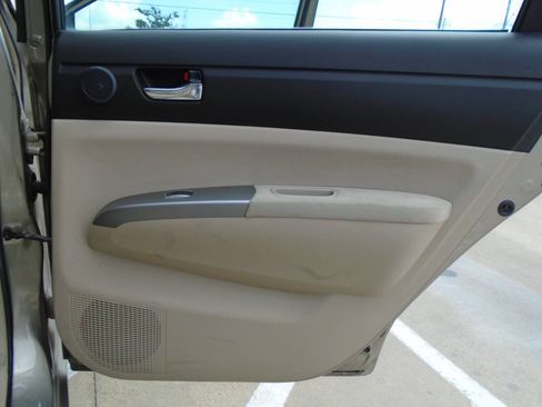 Used 2004 Toyota Prius FWD image 30