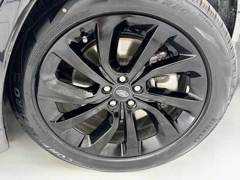 Certified 2022 Land Rover Discovery Sport SE R-Dynamic AWD/4WD image 31
