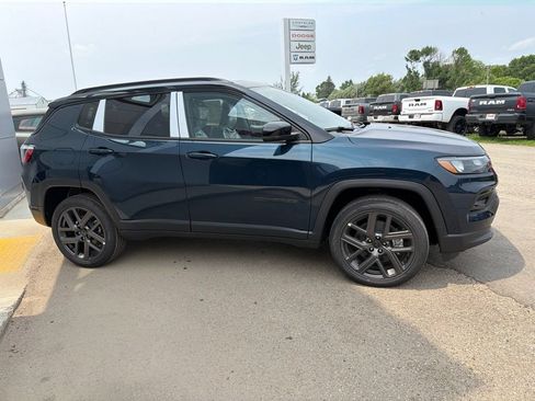 New 2026 Jeep Compass Limited w/ Sun, Sound & Navigation Group AWD/4WD image 4