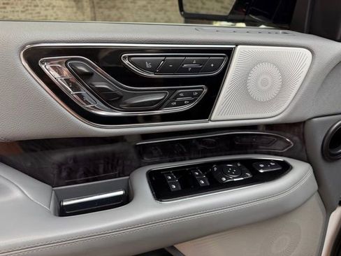 Used 2020 Lincoln Navigator Reserve w/ Luxury Package AWD/4WD image 20